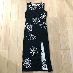 Open Back Floral Knit Slit Dress in Black & White Size S